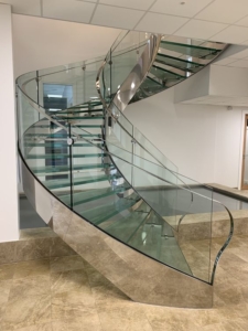 curved glass railing